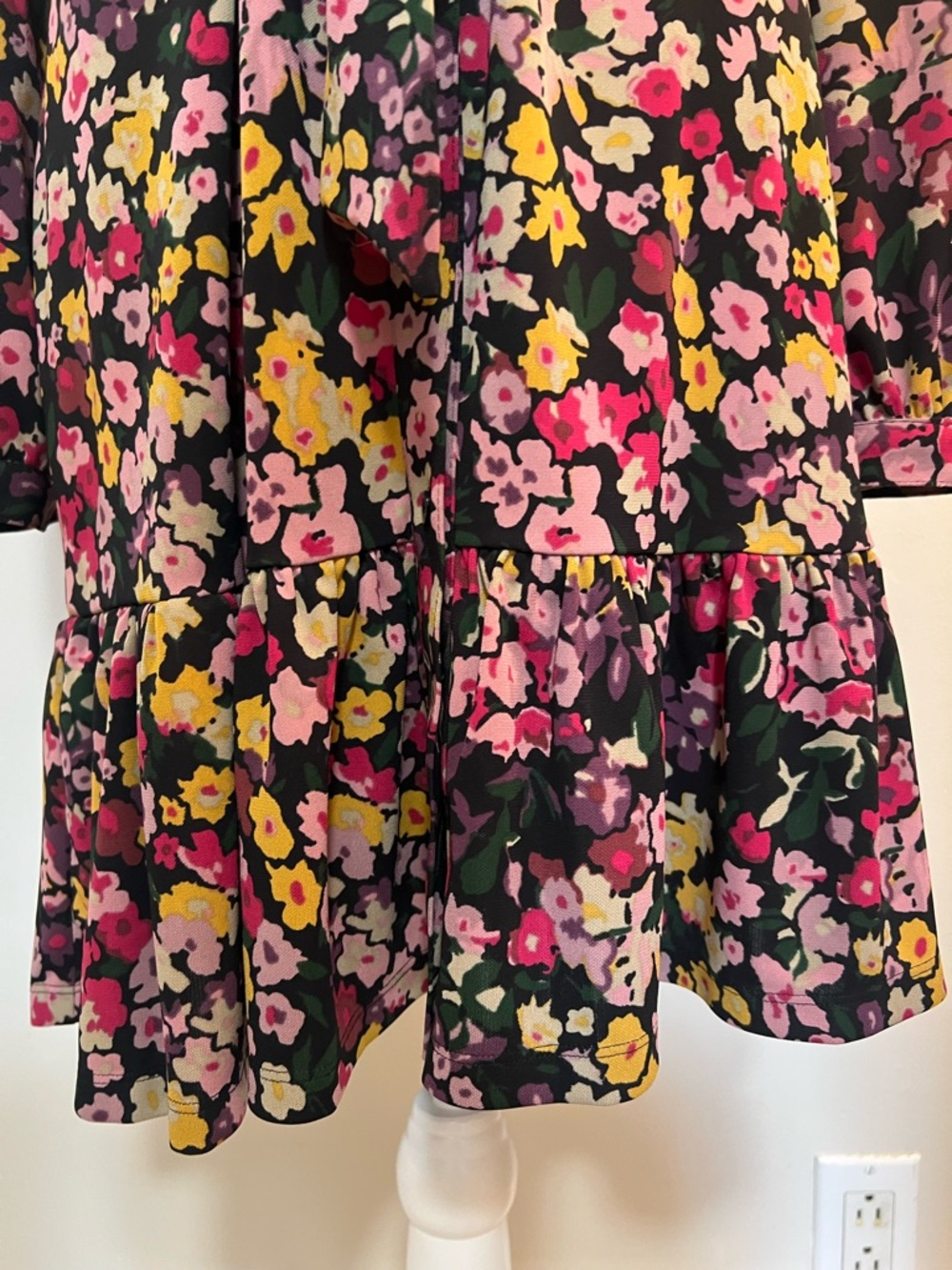 Lauren Ralph Lauren Black Floral Tie-Waist Long-Sleeve Dress size 8 - Picture 8 of 11